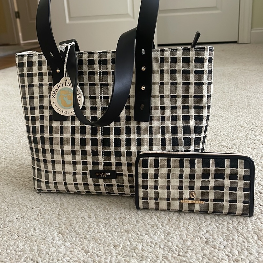 Greta Tote City Market Bifold Wallet City Market (Brand new with tags)